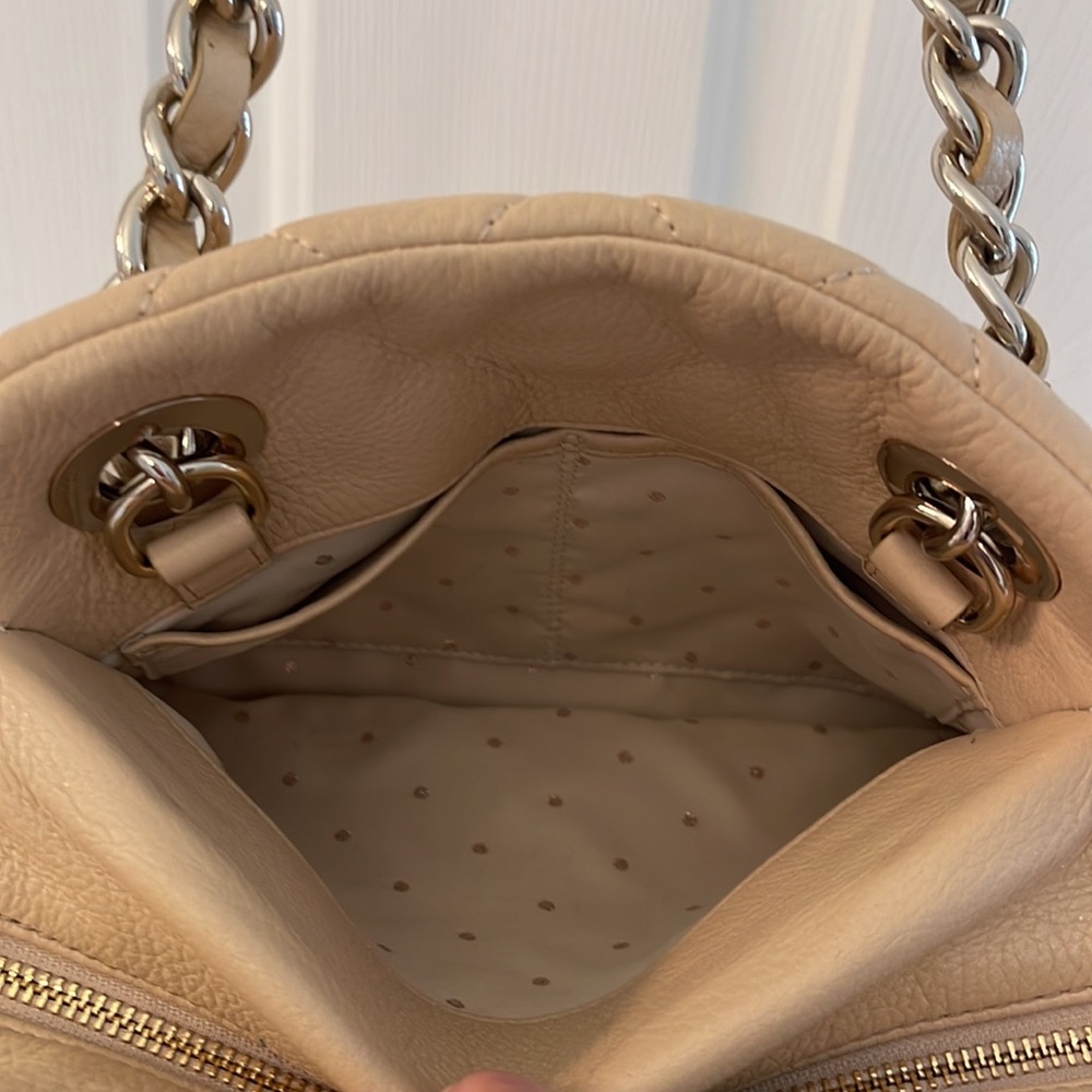 Kate Spade Cream Quilted leather handbag. - Picture 6 of 14
